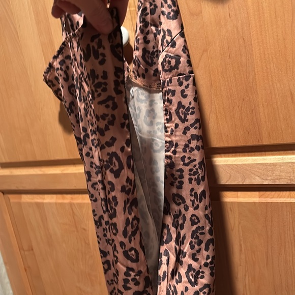 *SOLD*Cupshe Leopard dress NWOT - Picture 10 of 11